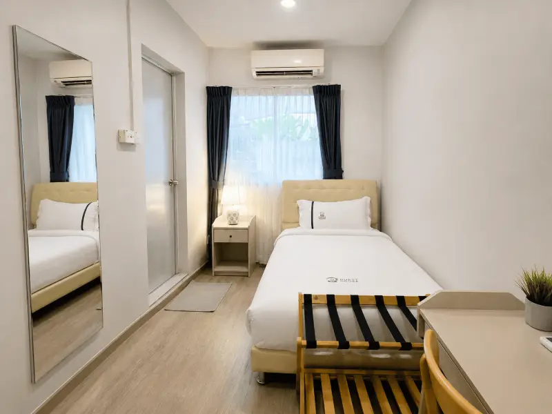 Single Ensuite Room at K2 Guesthouse