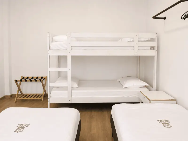 Triple Ensuite Room at K2 Guesthouse — photo 2