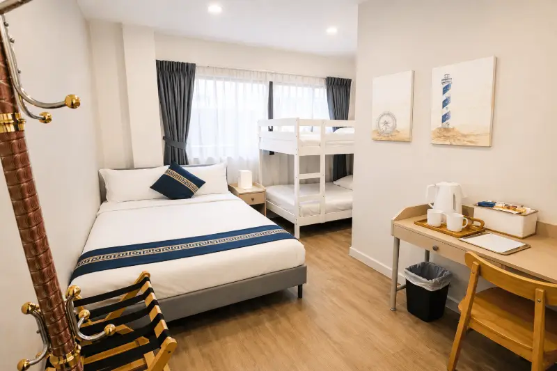 Triple Ensuite Room at K2 Guesthouse — photo 7